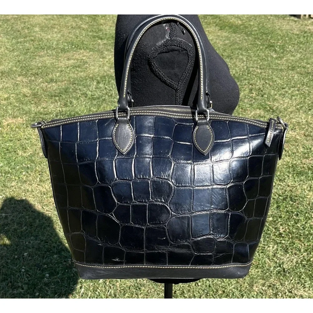 Dooney & Bourke Black Croco Embossed Leather Large Zip Satchel‎ Tote Purse